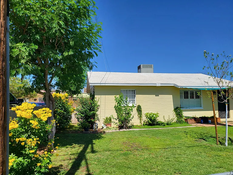 1040 N 27th Pl — Photo 8