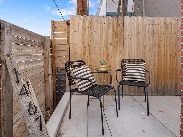 1467 N Locust St — Photo 20