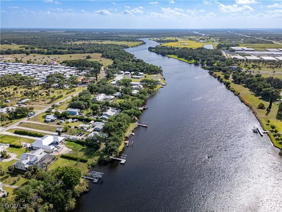 21900 Pearl St, Alva, FL 33920