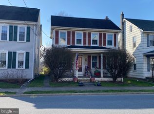 40 E Lincoln Ave, Lititz, PA 17543
