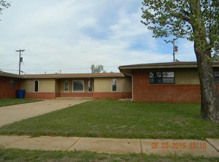 308 Seminole Trl, Foss, OK 73647