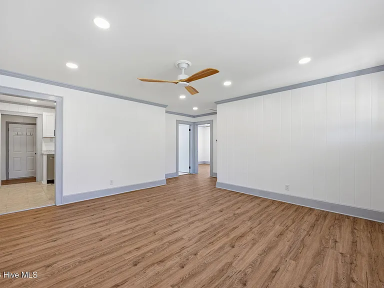 1714 Lucerne Way — Photo 6
