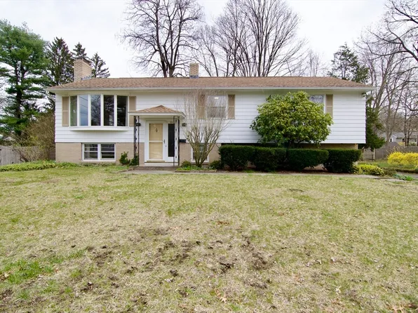 73 Bel Air Dr, Longmeadow, MA 01106