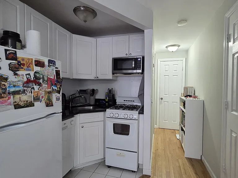 852 8th Ave #3A — Photo 3