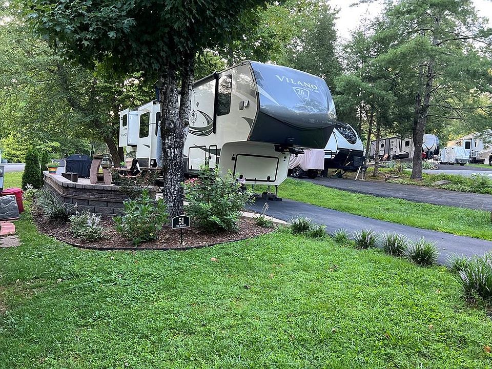 1st image of 4229 Parkway E #51