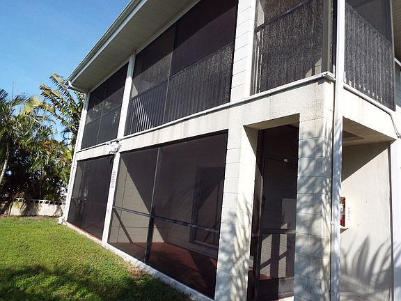 screened in porches all facing water