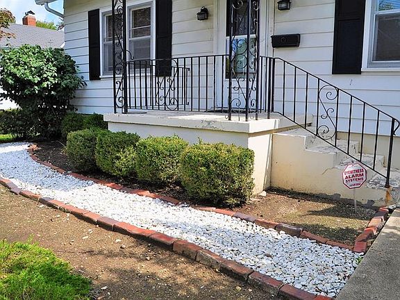 4th image of 320 S 6th St