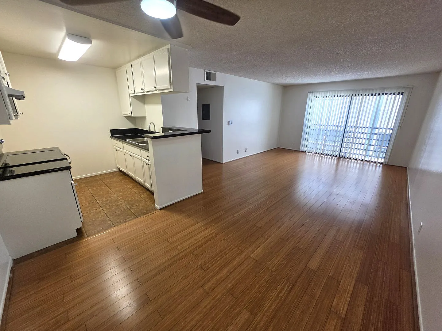 GRAMERCY APTS. — Photo 3