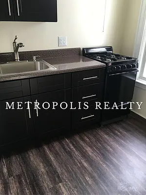 Rented by Metropolis International Realty Inc. | media 15