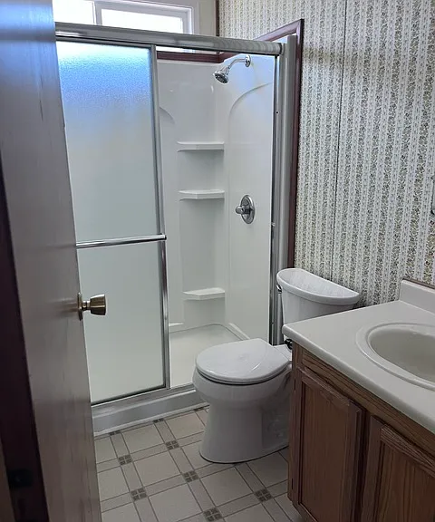 hall bathroom - full