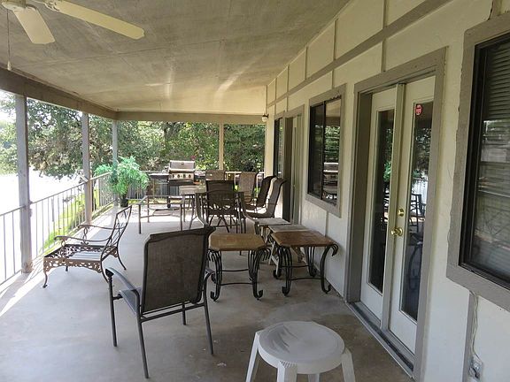 5th image of 112 Sprucewood Dr