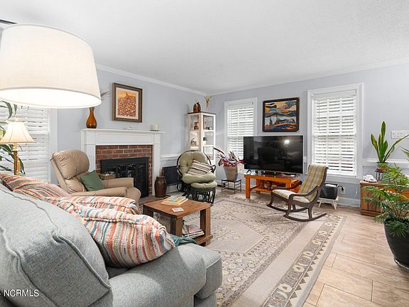 2nd image of 229 Old Colony Way