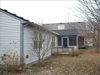 2820 Granada Cir N photo 1