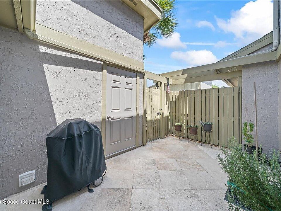 1st image of 1412 Club Gardens Dr NE
