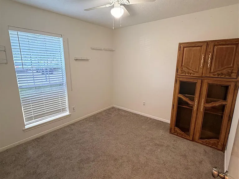 5211 Rivertree Ln — Photo 8