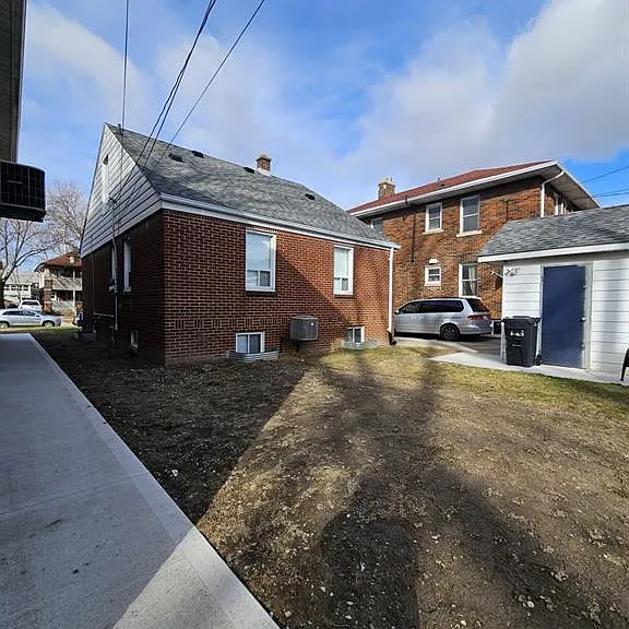 336 Partington Ave — Photo 4