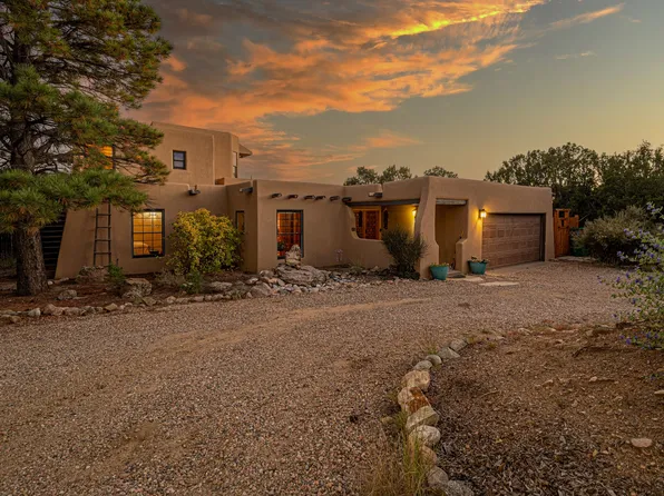 2 Ute Ln, Santa Fe, NM 87505