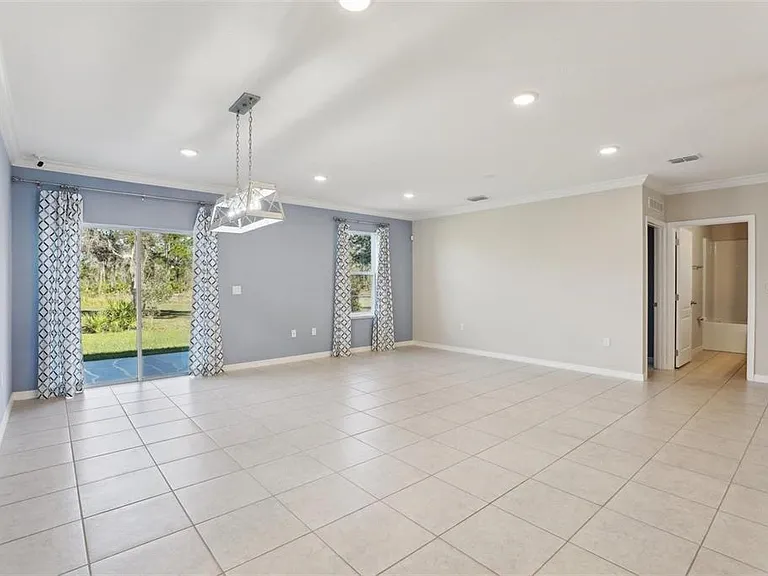 2410 Park Ave — Photo 3