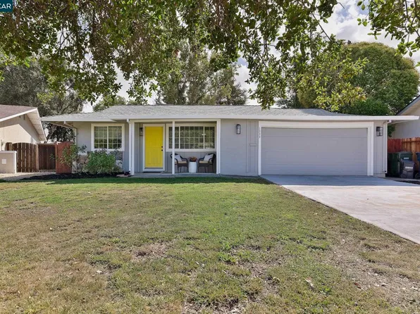 1333 Daisy Ln, Livermore, CA 94551