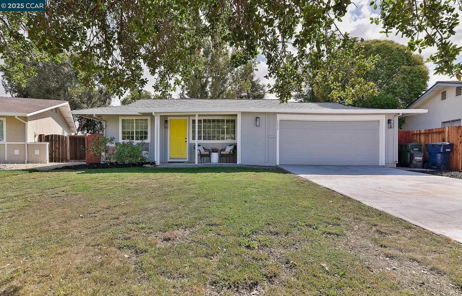 1333 Daisy Ln photo 1