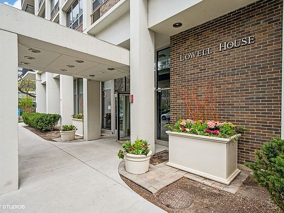 2nd image of 88 W Schiller St #1503L