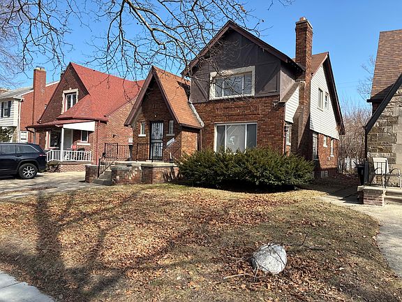3rd image of 15858 Sussex St