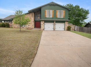 6935 NW Eisenhower Dr, Lawton, OK 73505