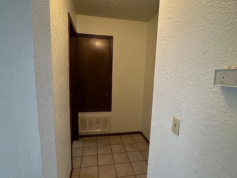 108 Kendra Dr — Photo 32