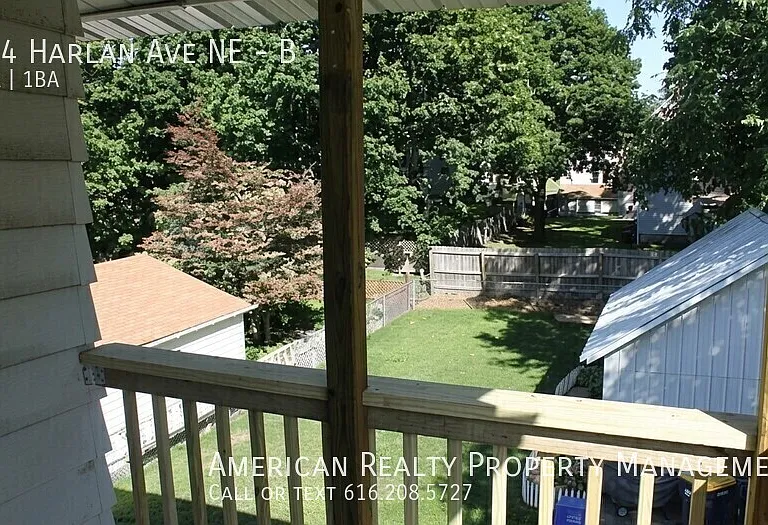 604 Harlan Ave NE #B — Photo 7