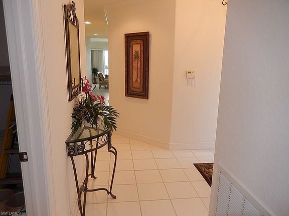 4th image of 677 Vintage Reserve Cir