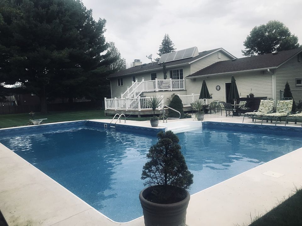 2nd image of 16 Kimberly Dr