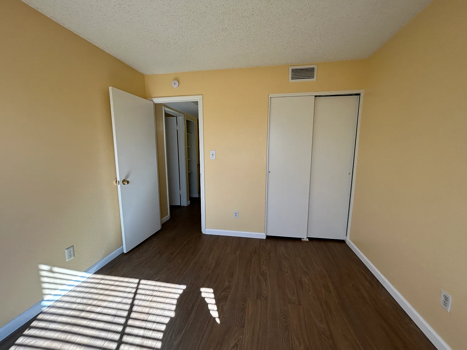 2 bed, 924 sqft, $1,250 — Photo 3