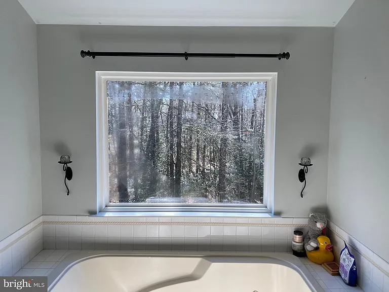 23063 Pembrook Dr — Photo 20