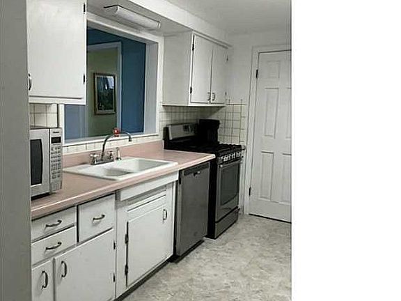 4th image of 270 Stevenson Blvd