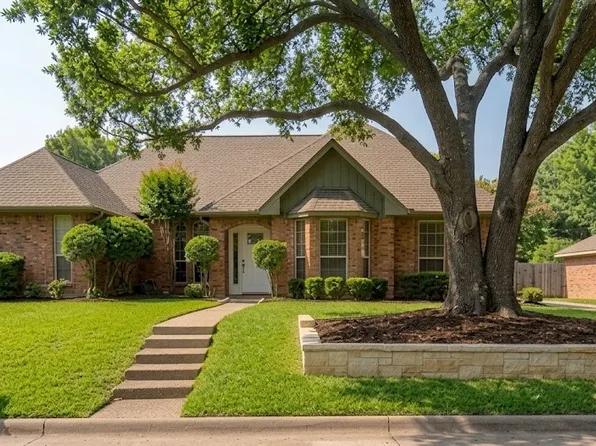 3823 Rochelle Dr, Arlington, TX 76016