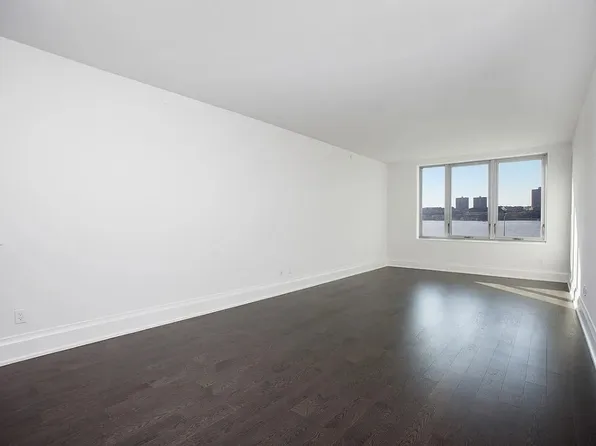 50 Riverside Boulevard 5B image 1 of 22