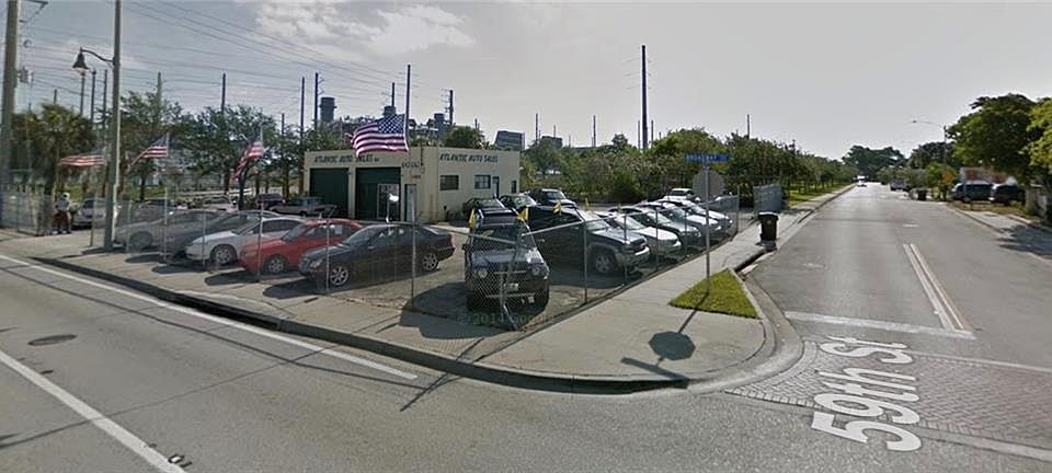 Corner lot