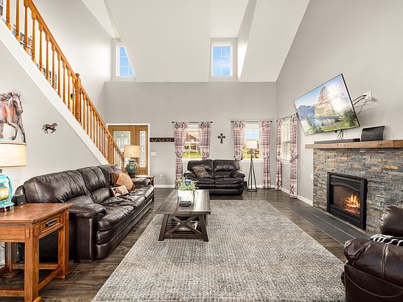 5th image of 77 Westbrier Ct