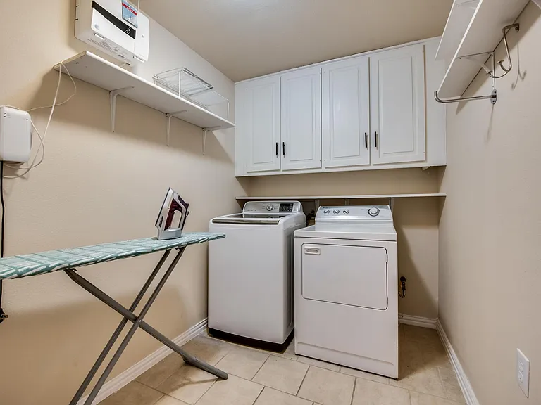 8810 Vista Oaks Cir — Photo 17