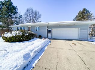 325 Ohio Dr, Brookings, SD 57006