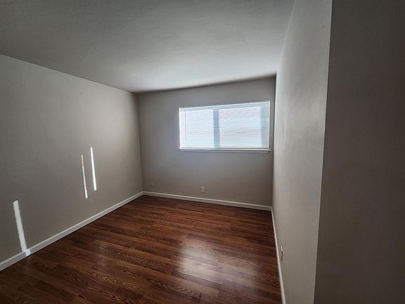 5th image of 183 N Murphy Ave #4