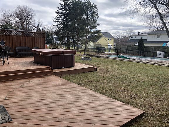 2nd image of 133 Cranwood Dr