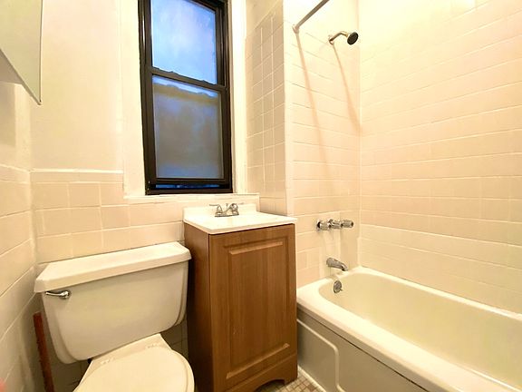 5th image of 526 W 161st St #1