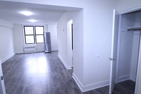 Rented by A&E Real Estate Management | media 16