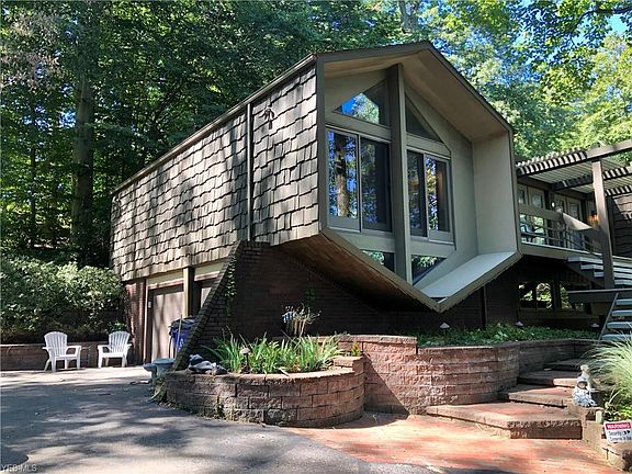 3rd image of 7617 W Lake Blvd