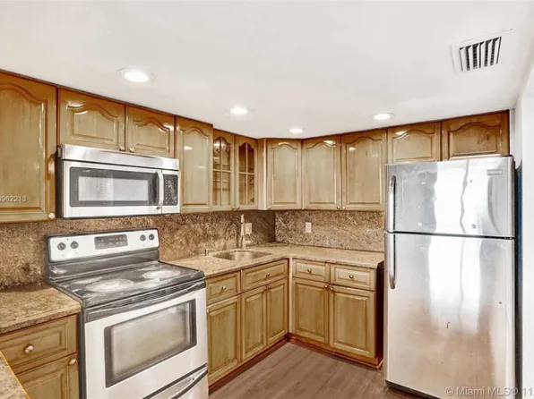 13499 Biscayne Blvd APT 1214, North Miami, FL 33181