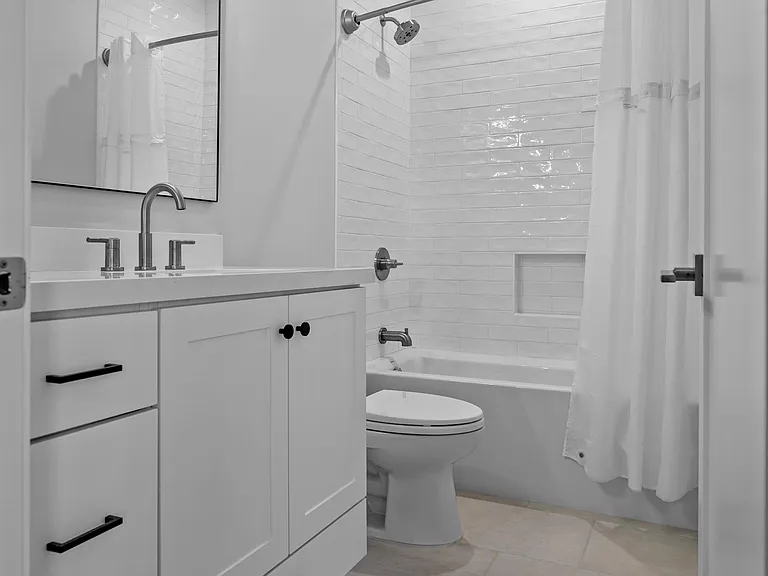 1345 Holly Ave — Photo 19