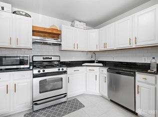 1060 Morning Glory Dr, Monroe Township, NJ 08831