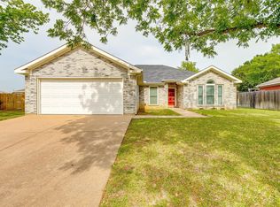 8616 Busch Gardens Dr, Fort Worth, TX 76123