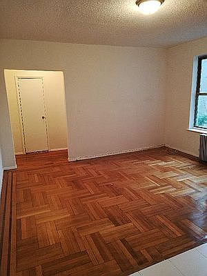 3rd image of 2100 Beekman Pl APT 4B